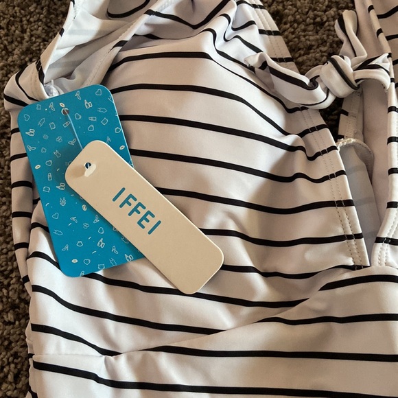 Black and white striped ruffle one piece swimsuit - Picture 4 of 4